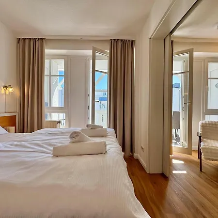 Apartment Gemuetliche Mit Grossem Balkon In *