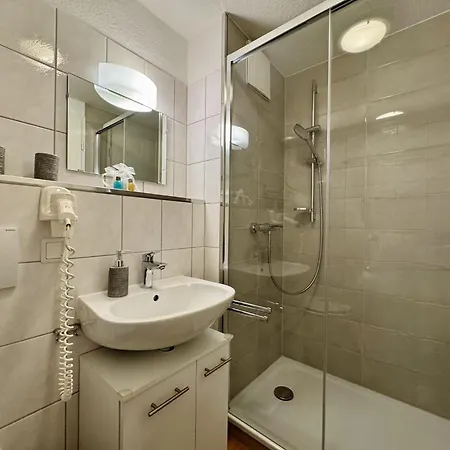 Gemuetliche Mit Grossem Balkon In Apartment *